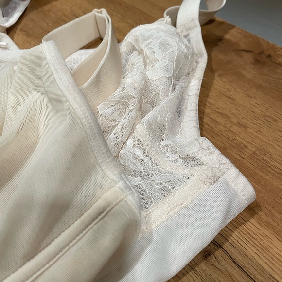 HSIA Unlined Bras 40H Bundle - Picture 12 of 14